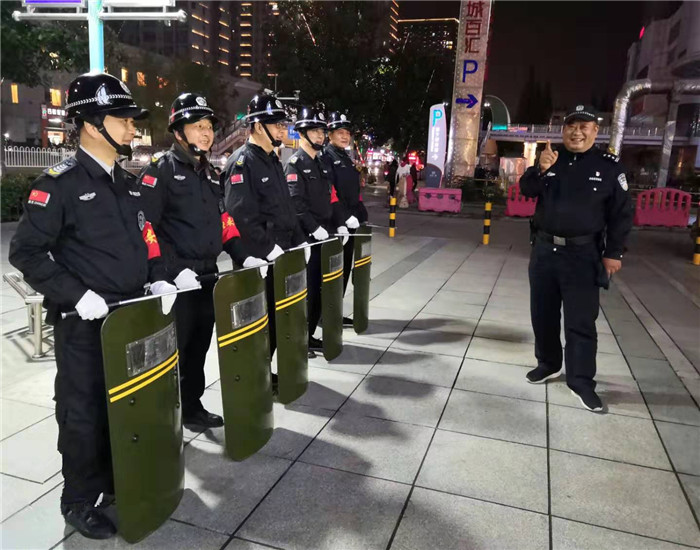 不忘初心勇?lián)?dāng)、牢記使命保平安